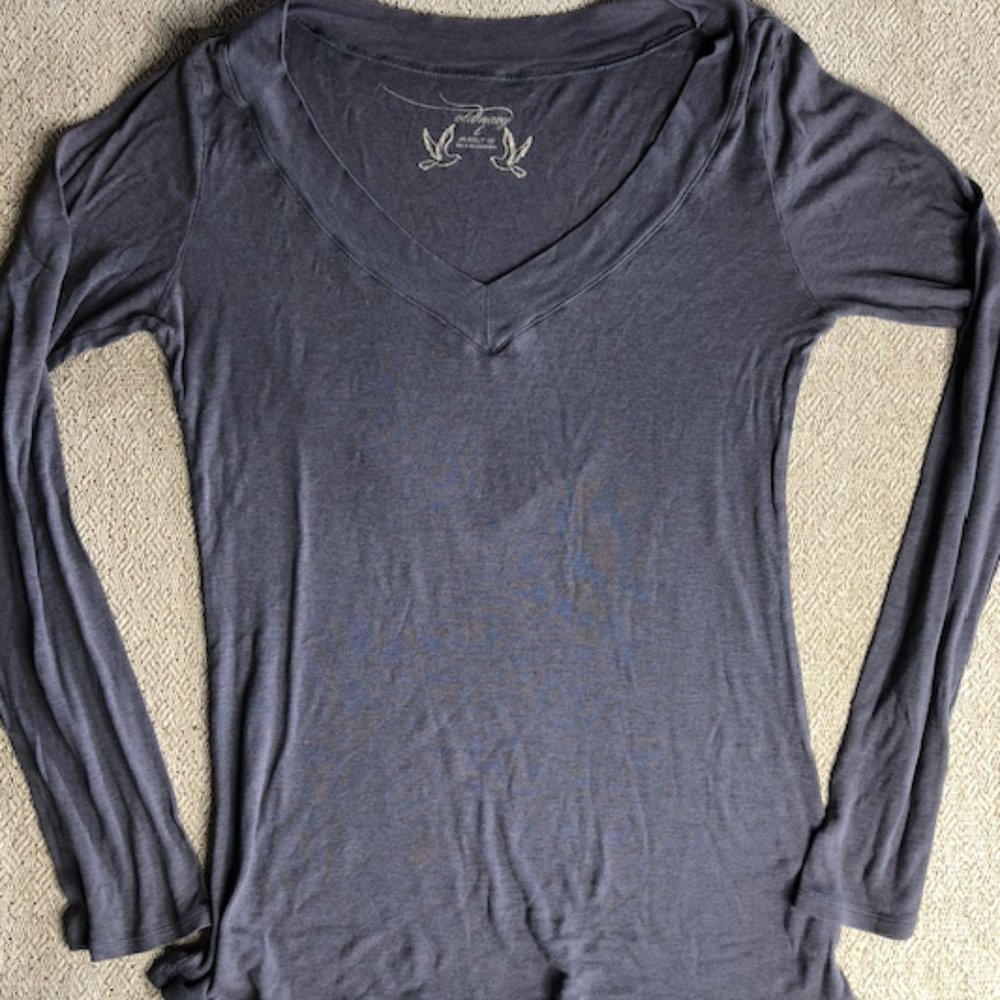Old Navy Wide V Neck Long Sleeve Gray T-Shirt